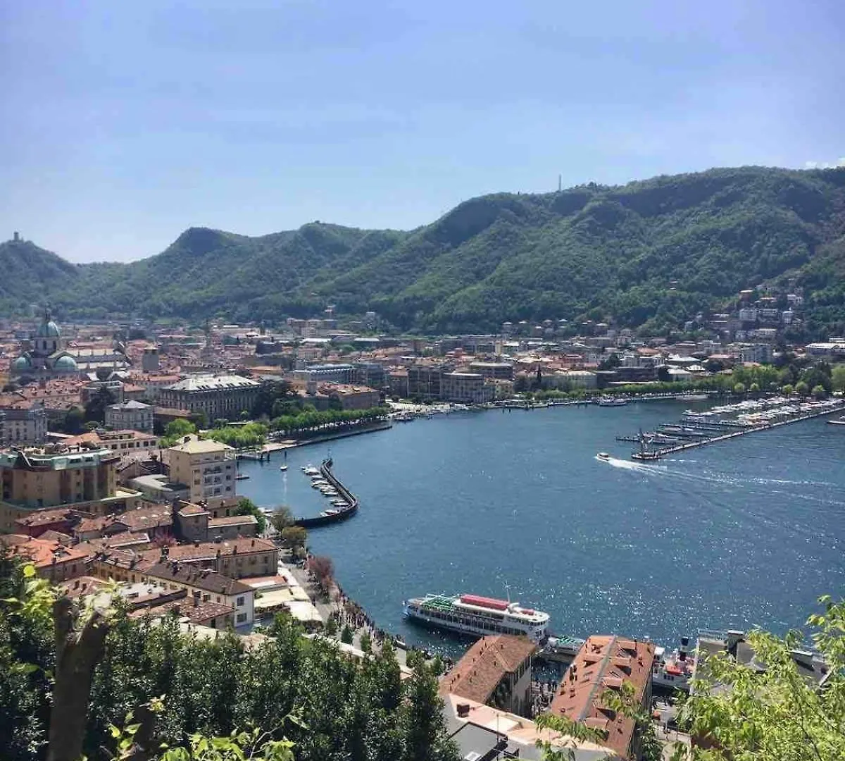 Stunning Renovated Flat On Lake Como With Parking Mezzegra