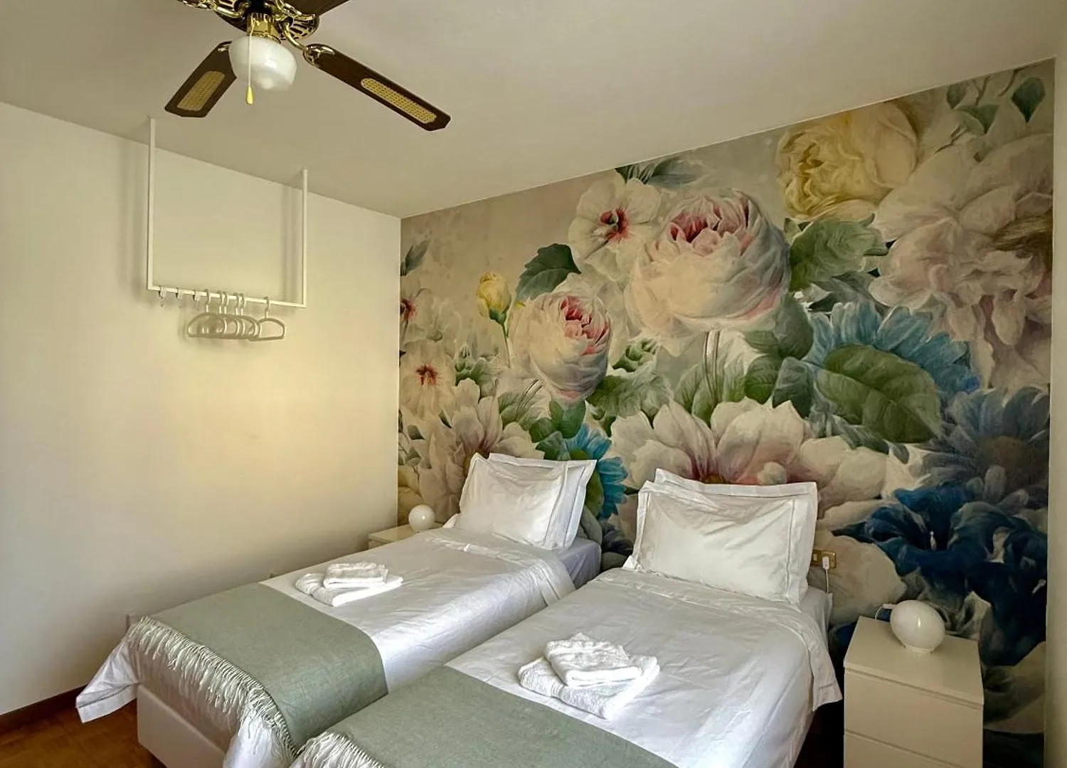 Stunning Renovated Flat On Lake Como With Parking Mezzegra 0*,  İtalya